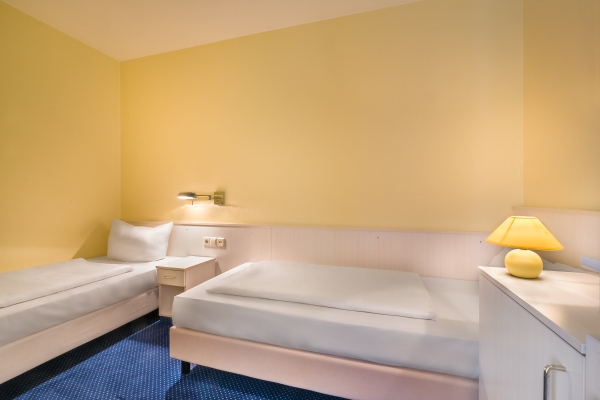 Hotel Dresden Airport